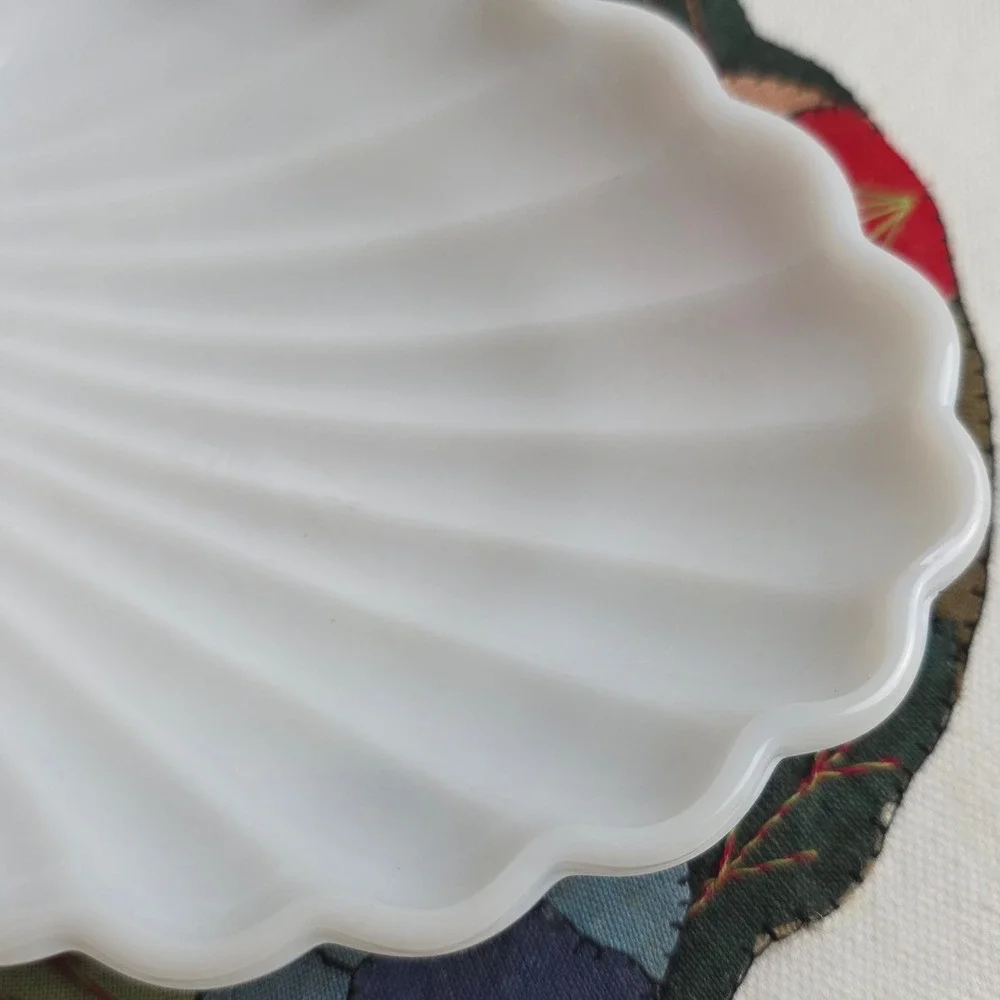 Vintage White Milk Glass Shell Soap Dish Scalloped Trinket Ashtray Coastal